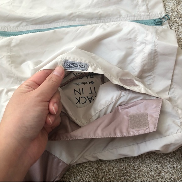 Columbia Packable Jacket - Picture 2 of 5